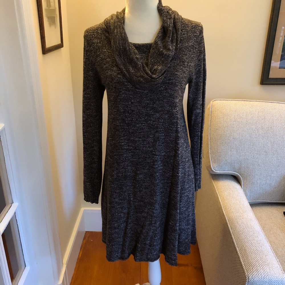 MAX STUDIO perfect grab and go dress. M